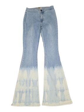 Rock and Roll Cowgirl Ladies' Button Bargain Hi Rise Flare Light Wash Size 25